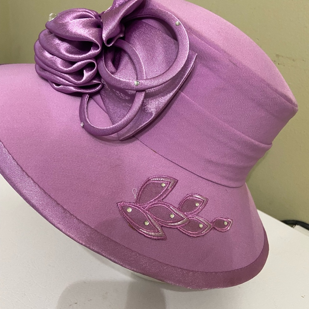 Pretty Lt. Purple Church/Dress Hat by Corinthians